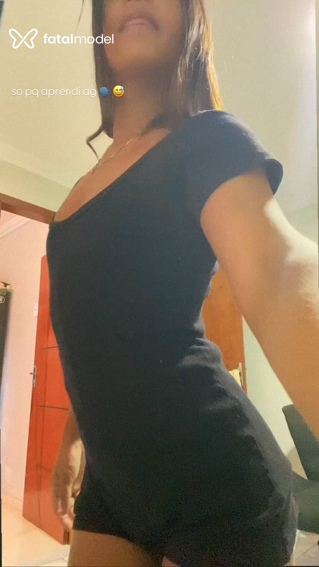 Acompanhante mulher trans morena (o) de olhos pretos - Akeme