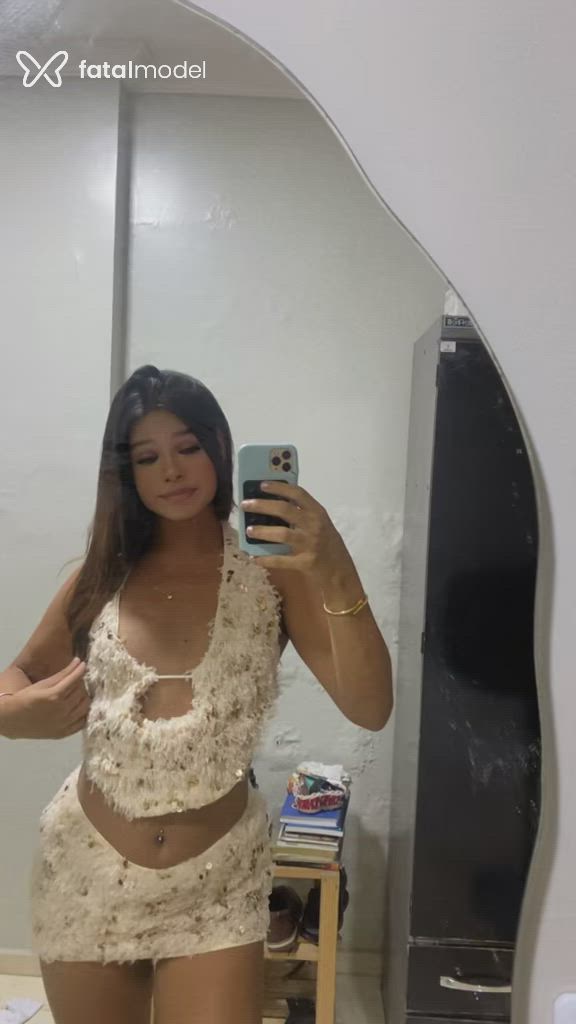 Acompanhante mulher trans morena (o) de olhos pretos - Akeme