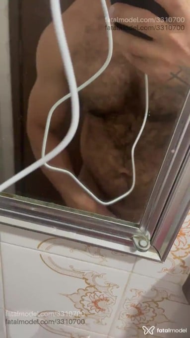 Acompanhante homem com cabelo castanho de olhos pretos em Passo Fundo - Gustavo Foiser
