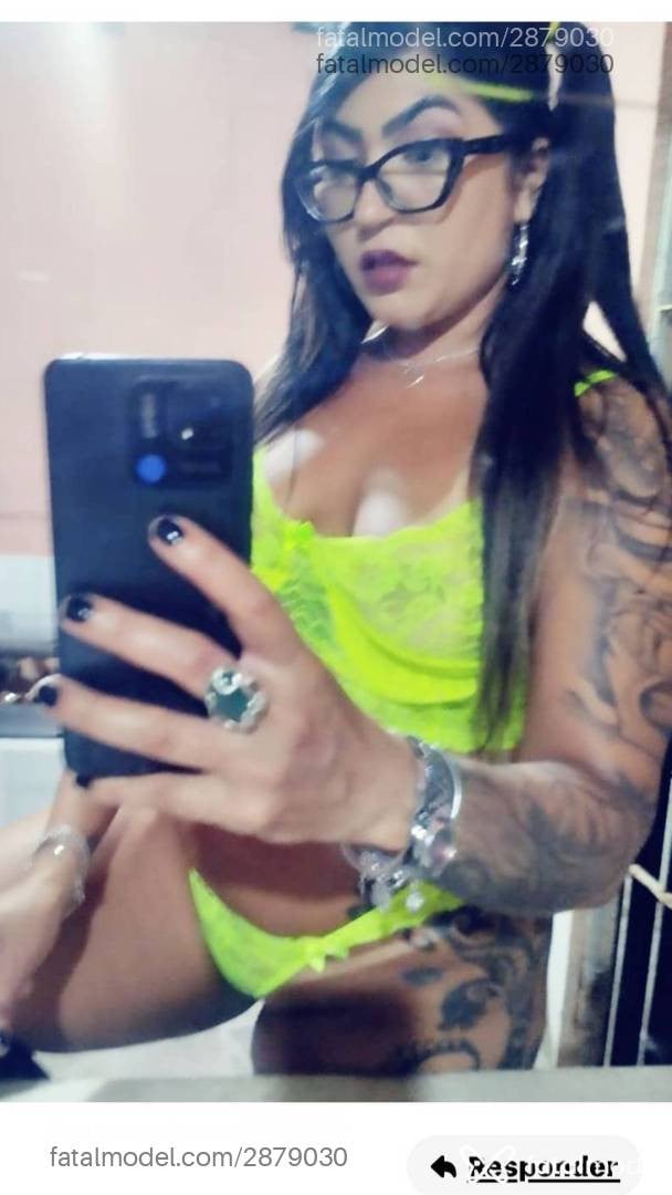 Acompanhante mulher com cabelo castanho de olhos castanhos - Tayla Oliveira
