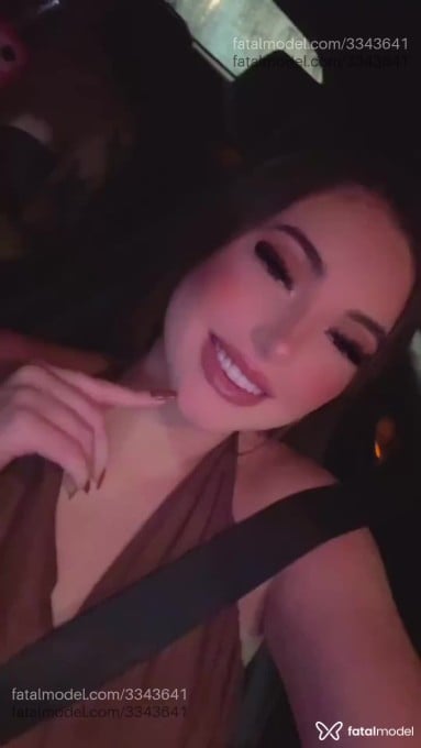 Acompanhante mulher com cabelo castanho de olhos mel em São Paulo - Sofia Bianchi