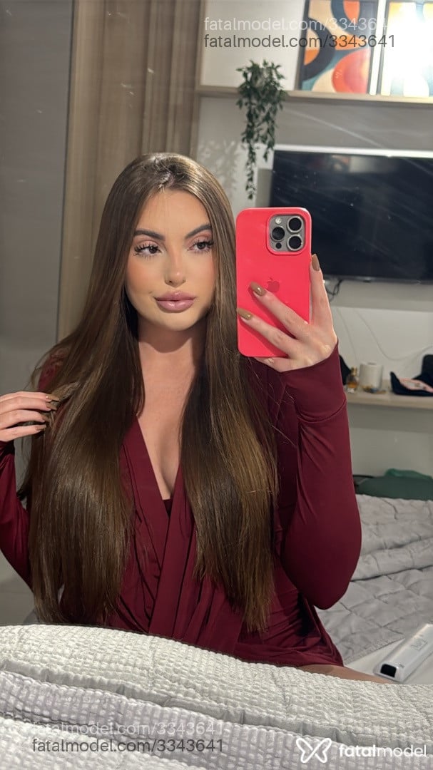 Acompanhante mulher com cabelo castanho de olhos mel em São Paulo - Sofia Bianchi