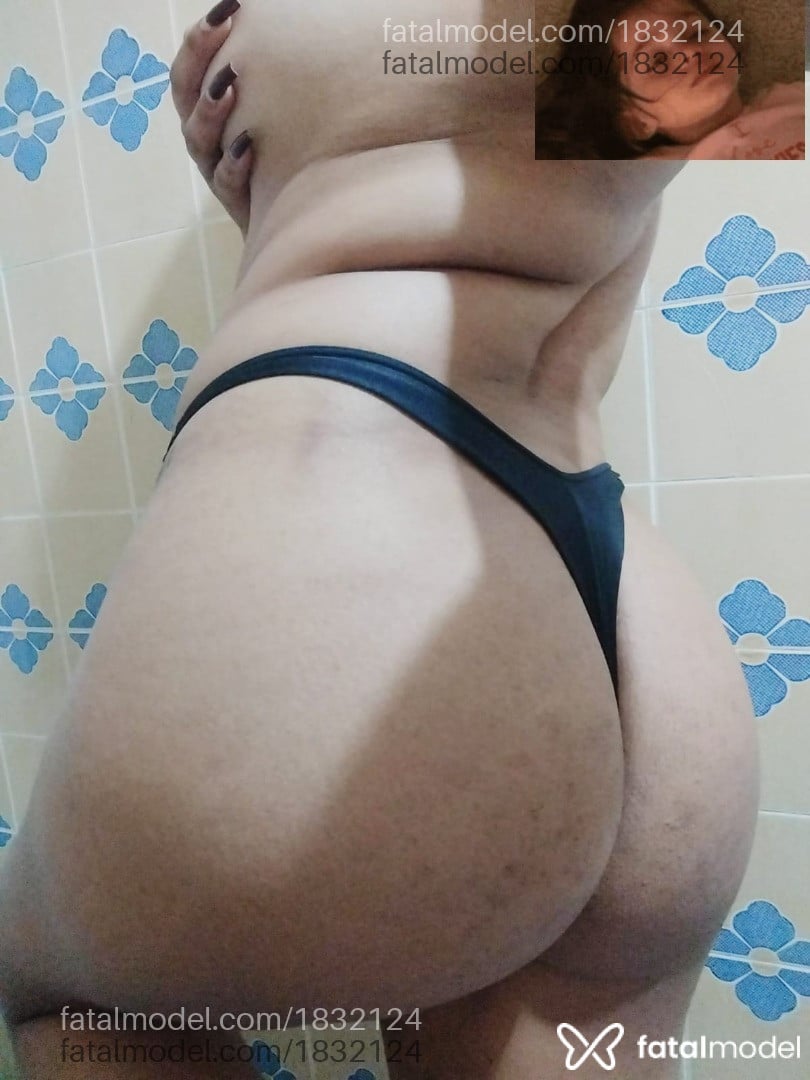Acompanhante mulher com cabelo castanho de olhos castanhos - Larissa Acompanhante mulher com cabelo castanho de olhos castanhos - Larissa