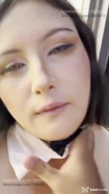 Acompanhante mulher com cabelo castanho de olhos verdes - Camilly Weber Acompanhante mulher com cabelo castanho de olhos verdes - Camilly Weber