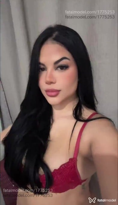 Acompanhante mulher com cabelo castanho de olhos castanhos em Teresópolis - Caroline