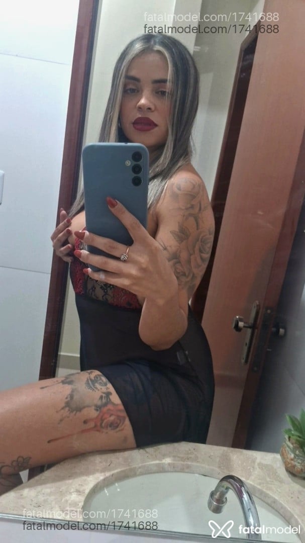 Acompanhante mulher loira (o) de olhos castanhos em Itumbiara Acompanhante mulher loira (o) de olhos castanhos em Itumbiara - Roberta Fontenelle