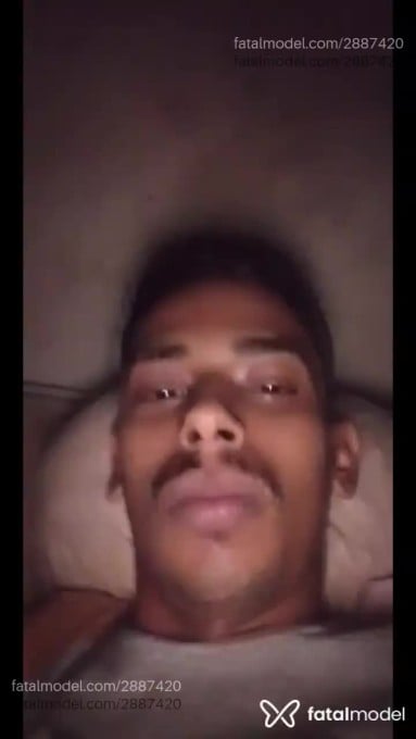 Acompanhante homem morena (o) de olhos castanhos em Santarém Acompanhante homem morena (o) de olhos castanhos em Santarém - Silvz
