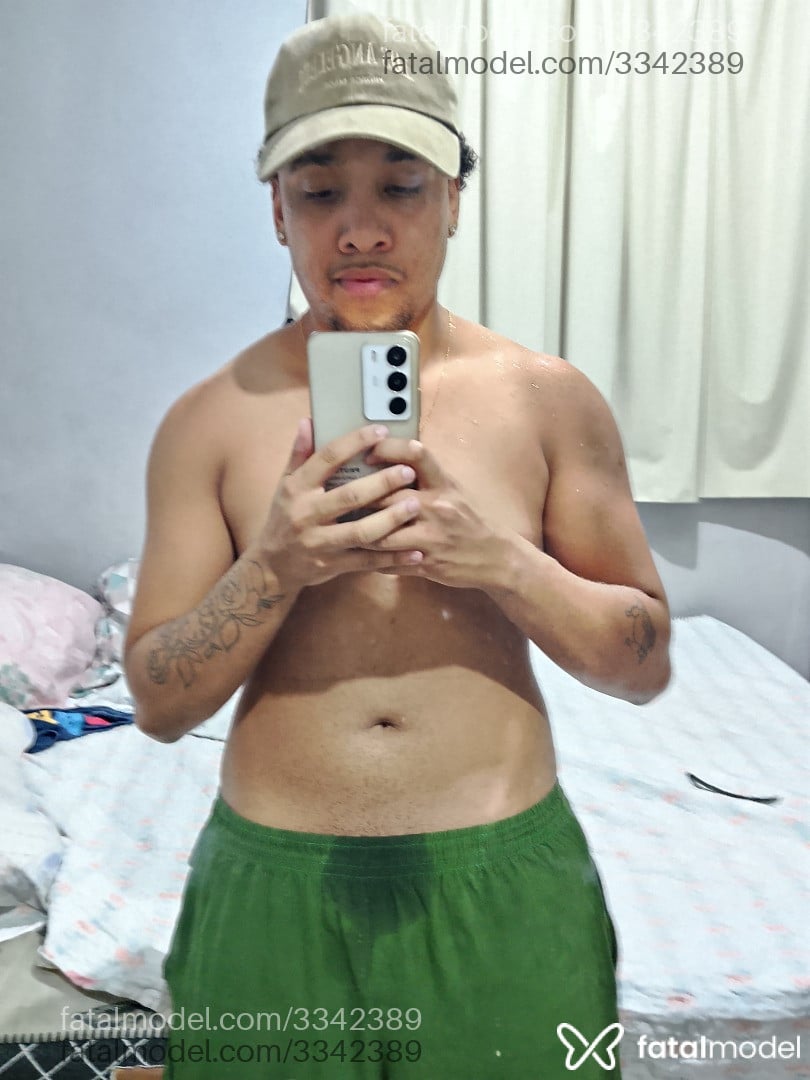 Acompanhante homem trans com cabelo castanho de olhos castanhos em Rio de Janeiro Acompanhante homem trans com cabelo castanho de olhos castanhos em Rio de Janeiro - Gael Md