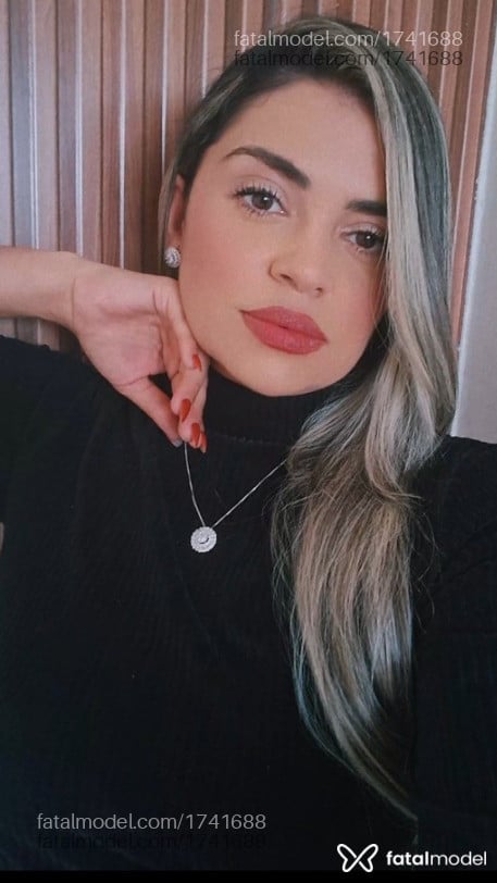 Acompanhante mulher loira (o) de olhos castanhos em Itumbiara Acompanhante mulher loira (o) de olhos castanhos em Itumbiara - Roberta Fontenelle