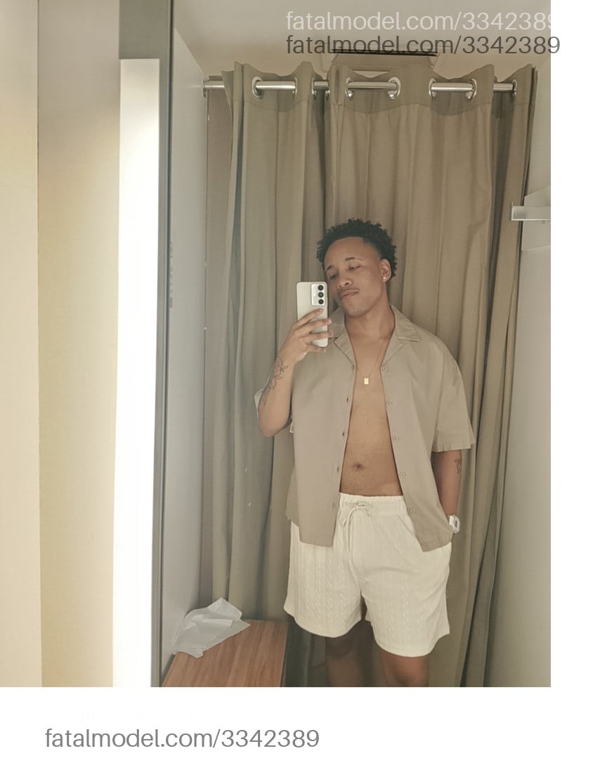 Acompanhante homem trans com cabelo castanho de olhos castanhos em Rio de Janeiro Acompanhante homem trans com cabelo castanho de olhos castanhos em Rio de Janeiro - Gael Md