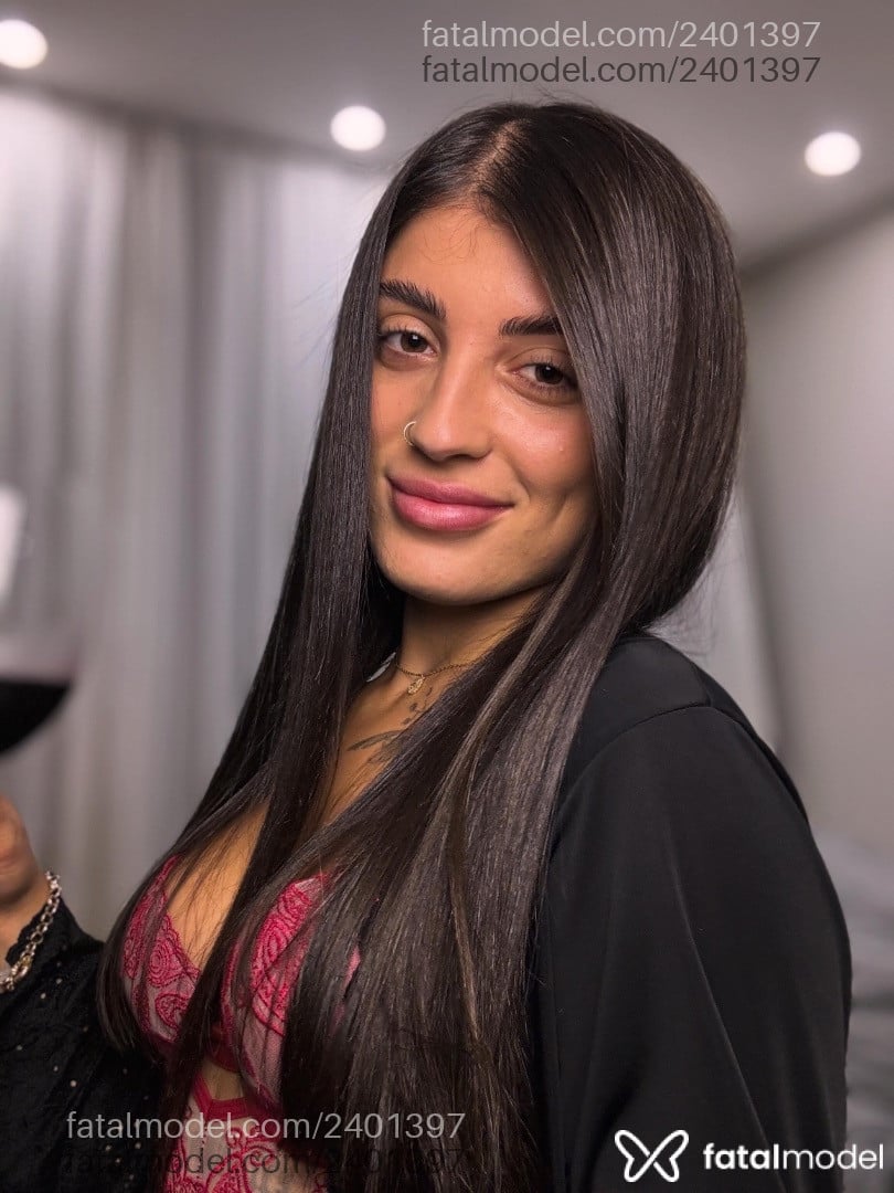 Acompanhante mulher com cabelo castanho de olhos mel em Torres Acompanhante mulher com cabelo castanho de olhos mel em Torres - Babi Cardoso