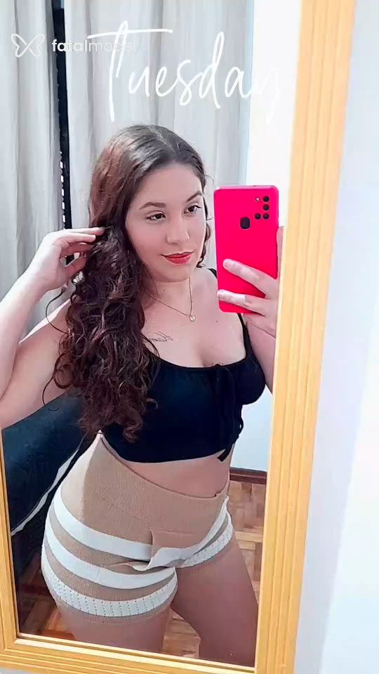 Acompanhante mulher com cabelo grisalho de olhos castanhos - Isabela