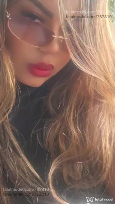 Acompanhante mulher com cabelo castanho de olhos castanhos - Penelope Liz Acompanhante mulher com cabelo castanho de olhos castanhos - Penelope Liz