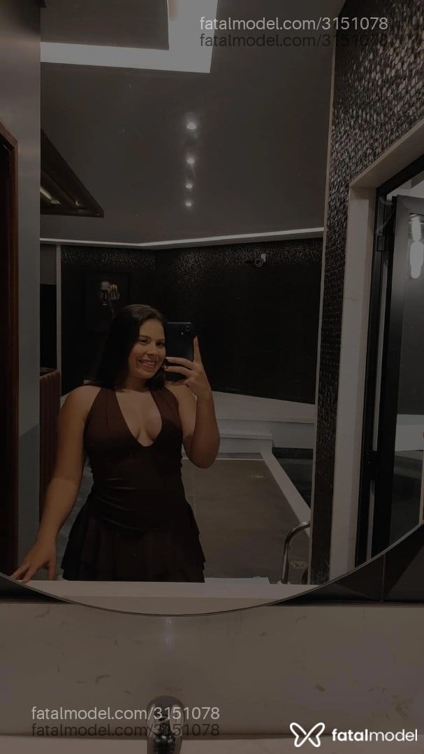 Acompanhante mulher com cabelo castanho de olhos castanhos em Patrocínio Acompanhante mulher com cabelo castanho de olhos castanhos em Patrocínio - Gabrielly Ribeiro