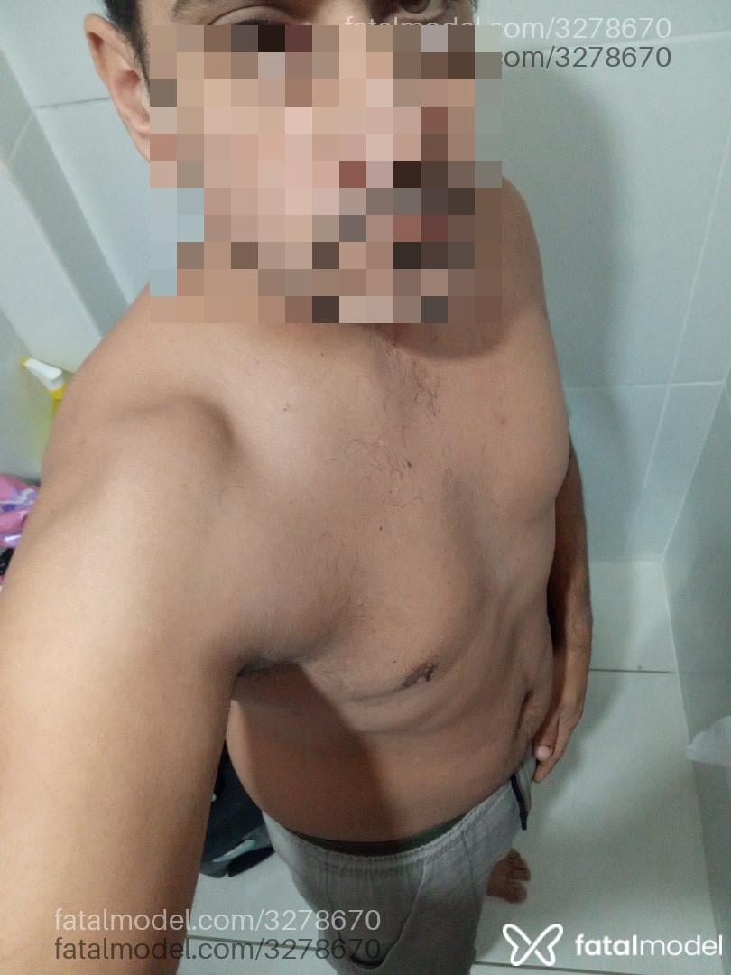 Acompanhante homem com cabelo castanho de olhos castanhos em Balneário Piçarras Acompanhante homem com cabelo castanho de olhos castanhos em Balneário Piçarras - Renatinho