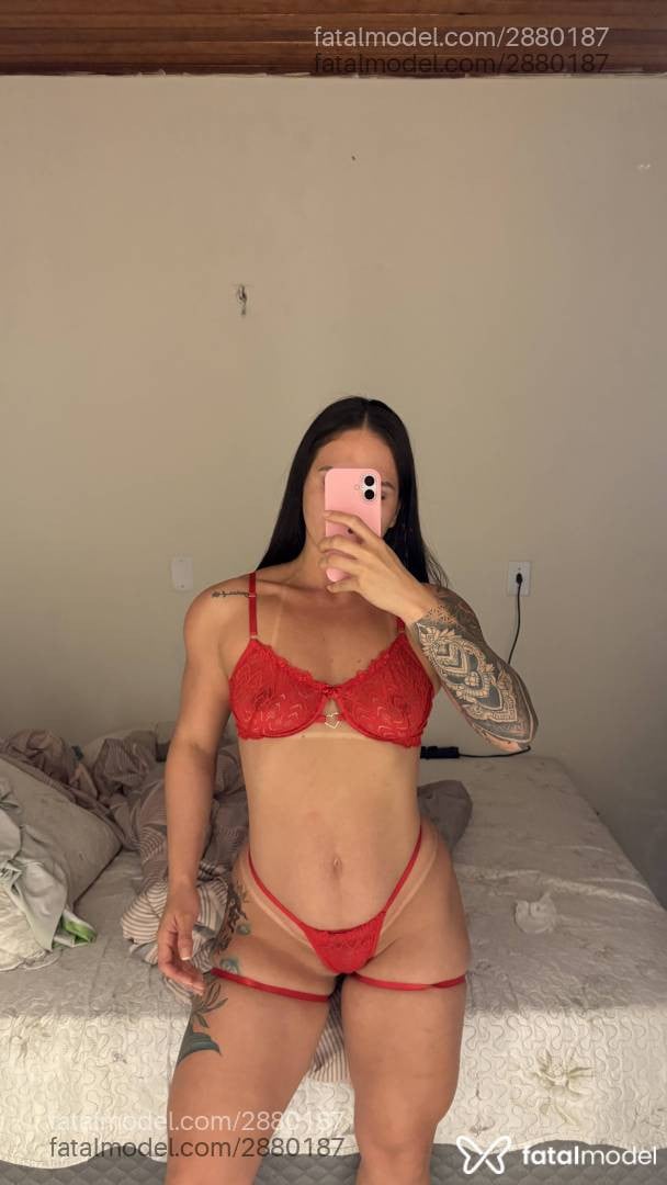 Acompanhante mulher com cabelo castanho de olhos castanhos - Deb Acompanhante mulher com cabelo castanho de olhos castanhos - Deb