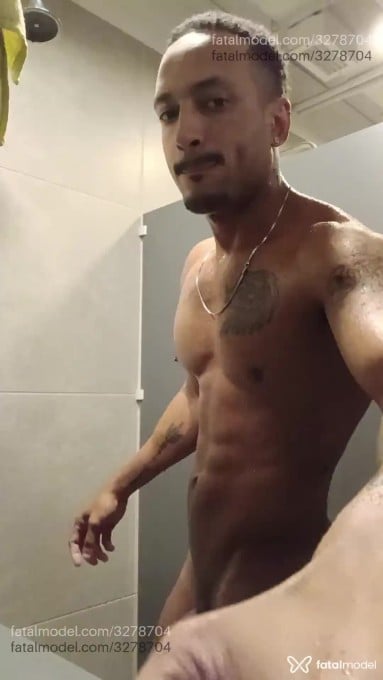 Acompanhante homem com cabelo castanho de olhos pretos em Virtual - Rodrigo