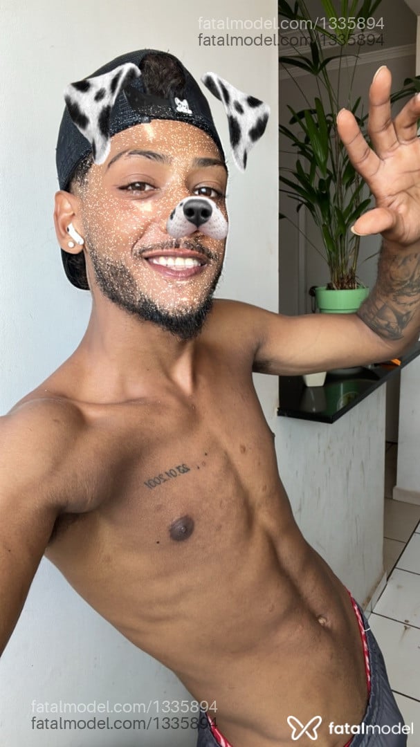 Acompanhante homem com cabelo castanho de olhos castanhos em Ribeirão Preto Acompanhante homem com cabelo castanho de olhos castanhos em Ribeirão Preto - Leonardo