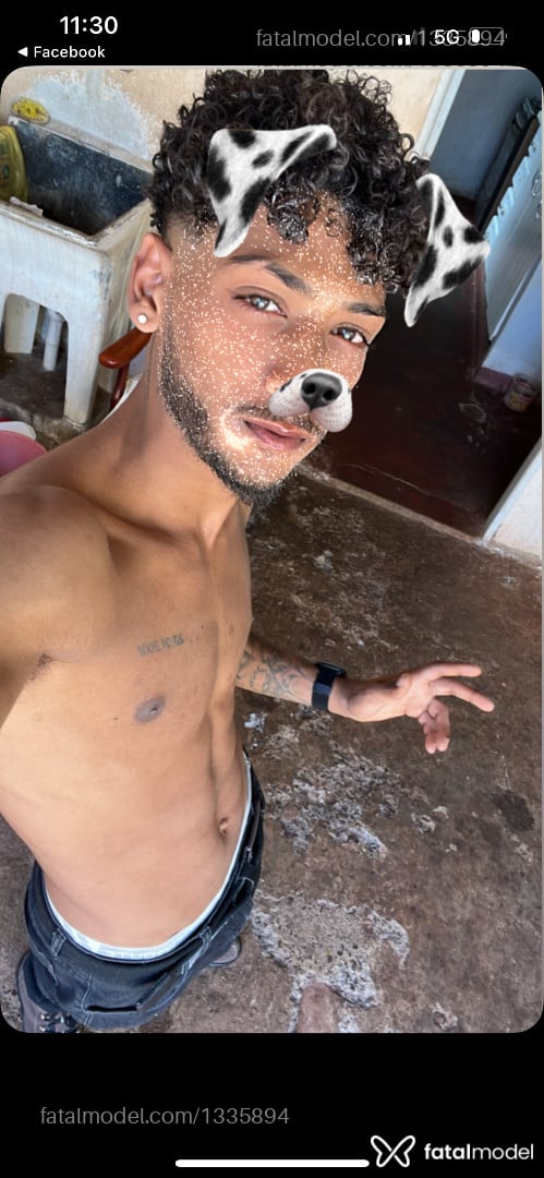 Acompanhante homem com cabelo castanho de olhos castanhos em Ribeirão Preto Acompanhante homem com cabelo castanho de olhos castanhos em Ribeirão Preto - Leonardo