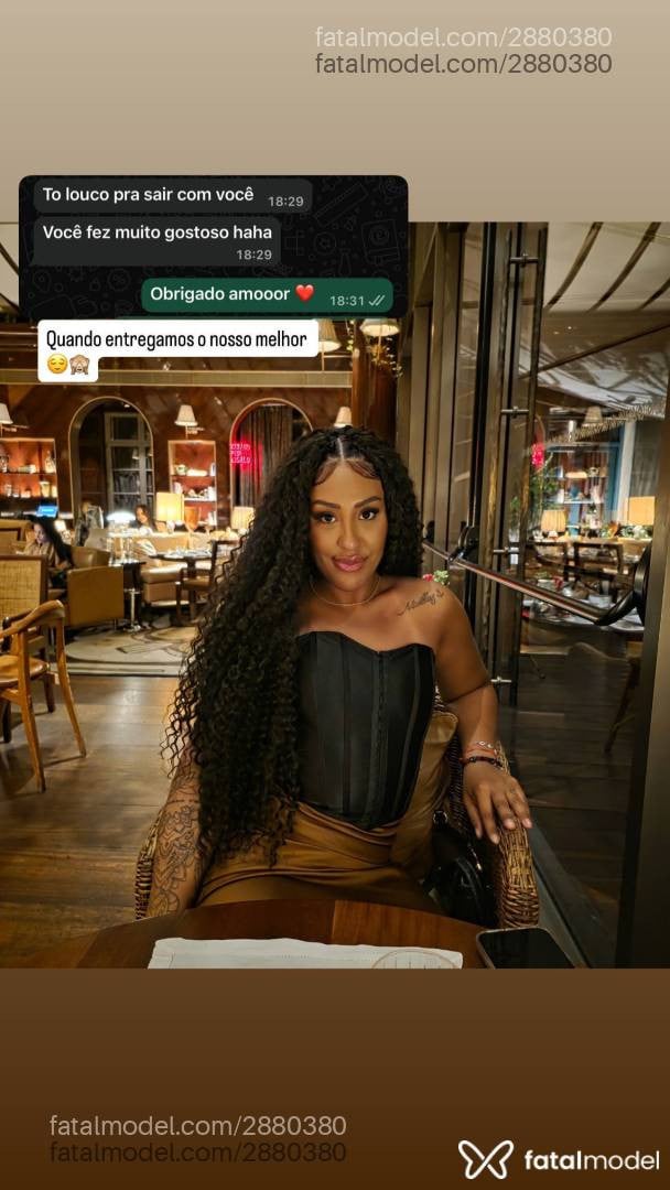 Acompanhante mulher com cabelo castanho de olhos castanhos - Karinn