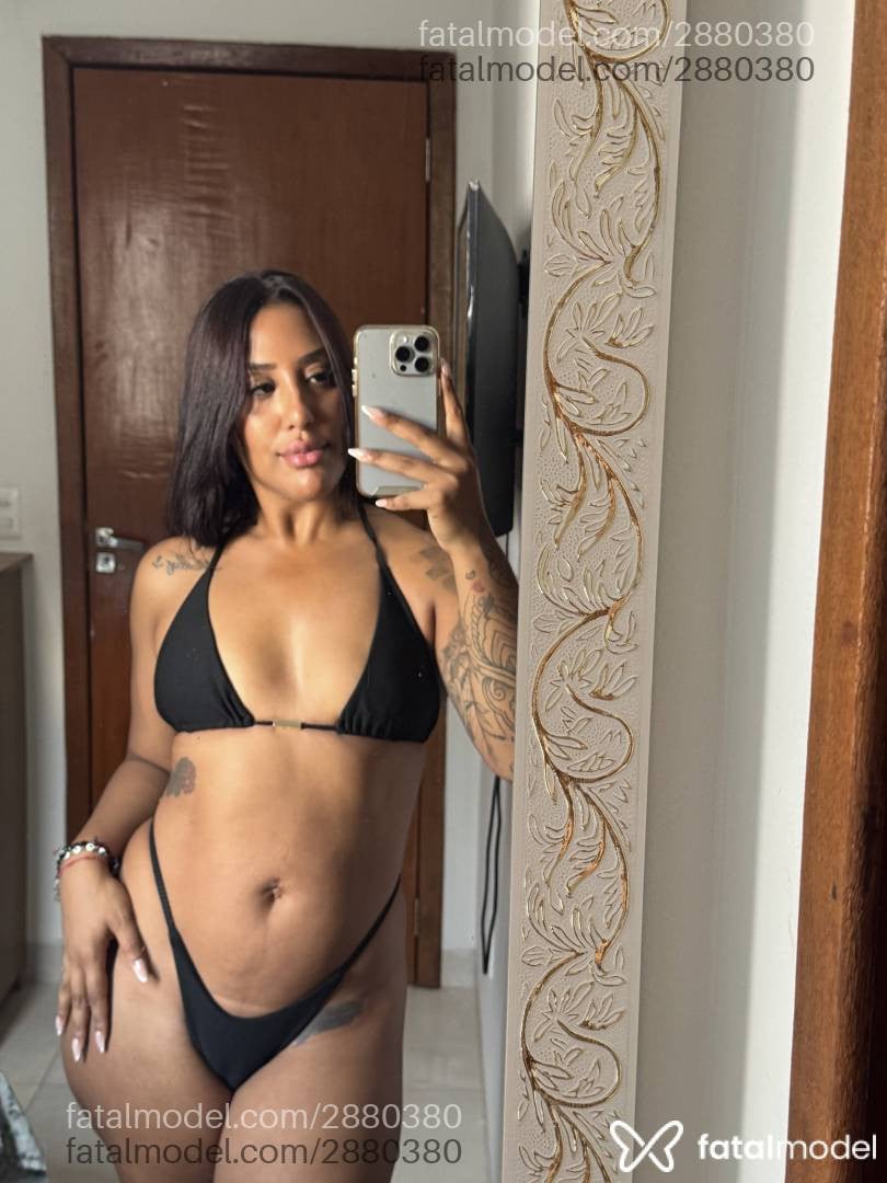 Acompanhante mulher com cabelo castanho de olhos castanhos - Karinn