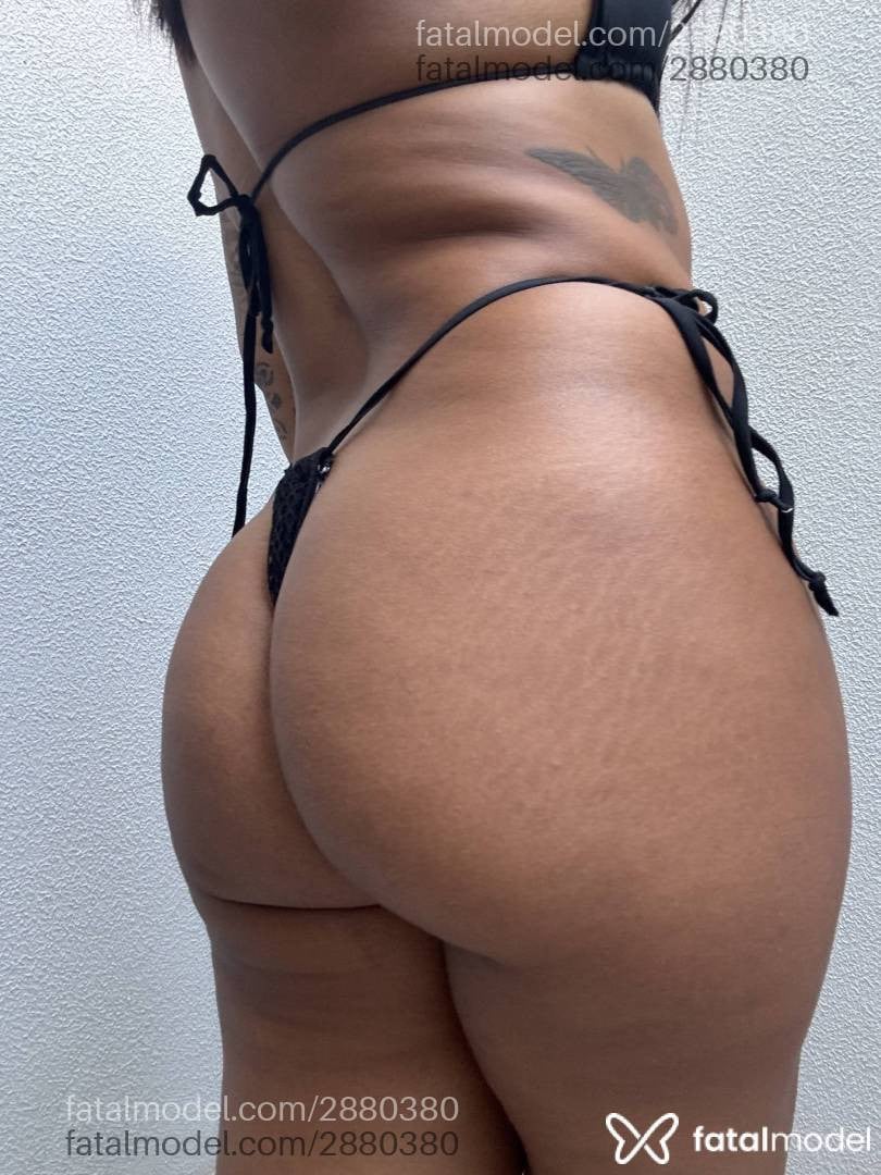 Acompanhante mulher com cabelo castanho de olhos castanhos - Karinn
