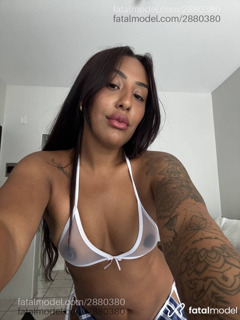 Acompanhante mulher com cabelo castanho de olhos castanhos - Karinn