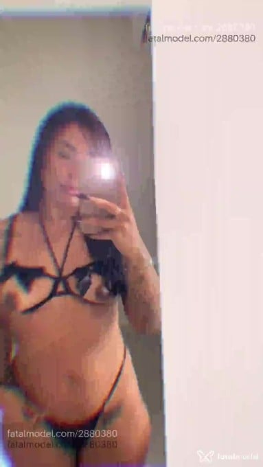Acompanhante mulher com cabelo castanho de olhos castanhos em Itapema Acompanhante mulher com cabelo castanho de olhos castanhos em Itapema - Karinn