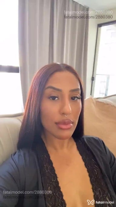 Acompanhante mulher com cabelo castanho de olhos castanhos - Karinn