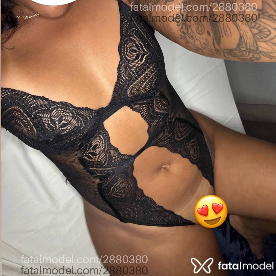Acompanhante mulher com cabelo castanho de olhos castanhos - Karinn