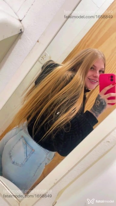 Acompanhante mulher loira (o) de olhos azuis em Caxias do Sul - Jenifer Schmidt
