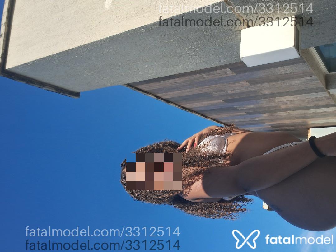 Acompanhante mulher com cabelo castanho de olhos pretos - Aninha Acompanhante mulher com cabelo castanho de olhos pretos - Aninha