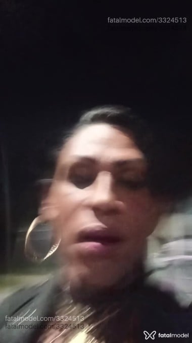 Acompanhante mulher trans morena (o) de olhos pretos - Kawanny Gabrielly