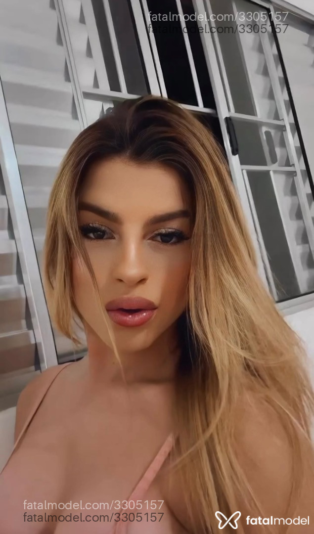 Acompanhante mulher trans loira (o) de olhos castanhos em Garanhuns Acompanhante mulher trans loira (o) de olhos castanhos em Garanhuns - Sophia
