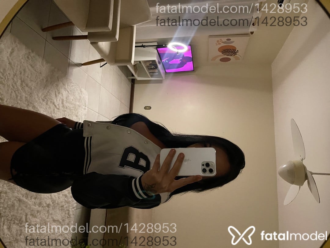 Acompanhante travesti morena (o) de olhos verdes em Novo Hamburgo - Jennifer Prado