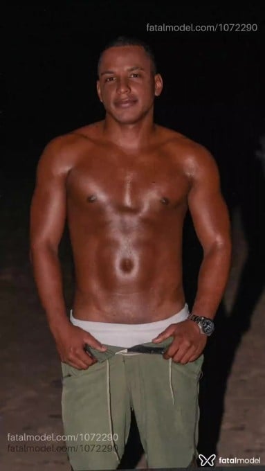 Acompanhante homem morena (o) de olhos pretos em Santa Cruz do Capibaribe Acompanhante homem morena (o) de olhos pretos em Santa Cruz do Capibaribe - Gabriel Baiano