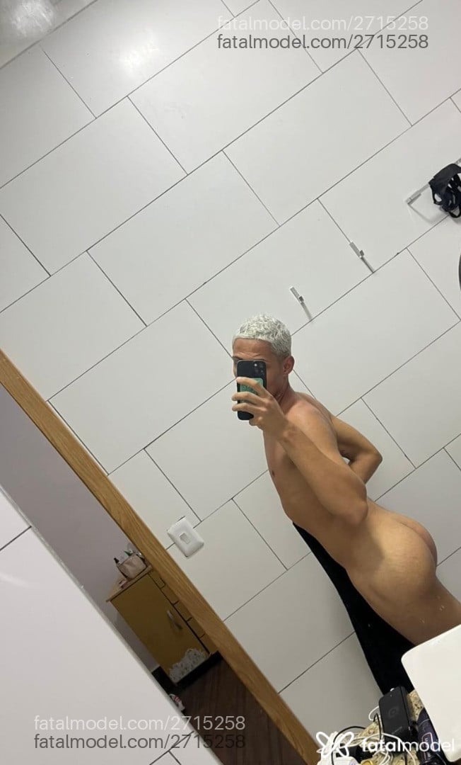 Acompanhante homem com cabelo castanho de olhos castanhos em Passos - Gustavo