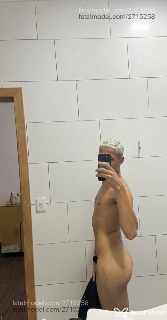 Acompanhante homem com cabelo castanho de olhos castanhos em Passos - Gustavo