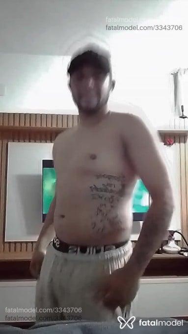 Acompanhante homem morena (o) de olhos castanhos em Campo Grande - Draython