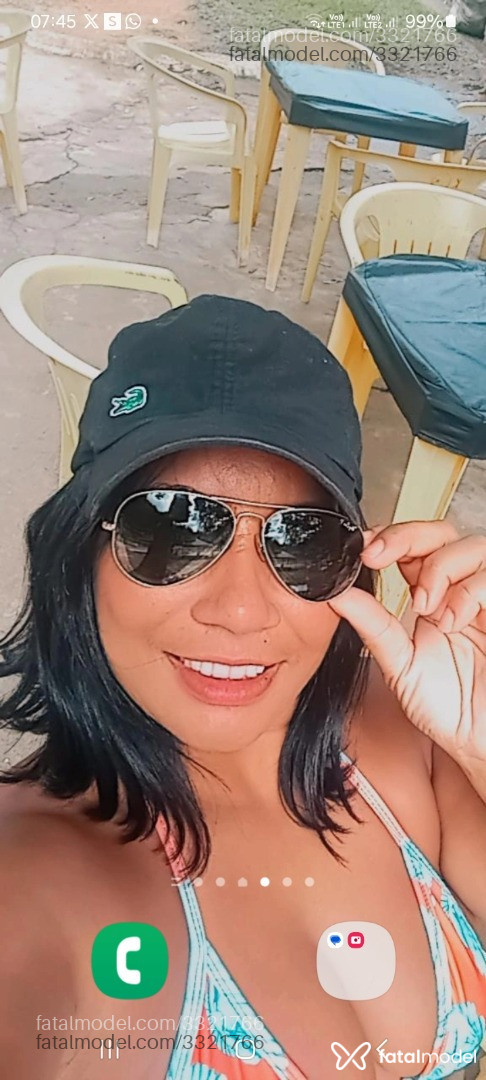 Acompanhante mulher morena (o) de olhos castanhos em Virtual Acompanhante mulher morena (o) de olhos castanhos em Virtual - Carol