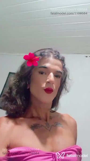 Acompanhante mulher trans com cabelo castanho de olhos pretos em Muriaé - Moira
