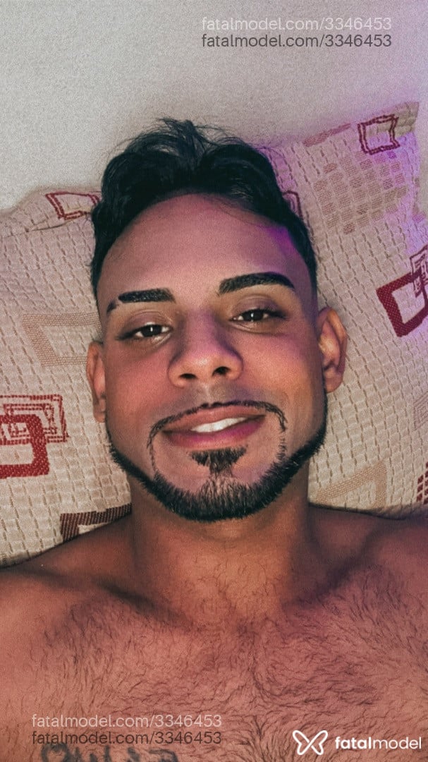 Acompanhante homem morena (o) de olhos pretos - Henry Acompanhante homem morena (o) de olhos pretos - Henry