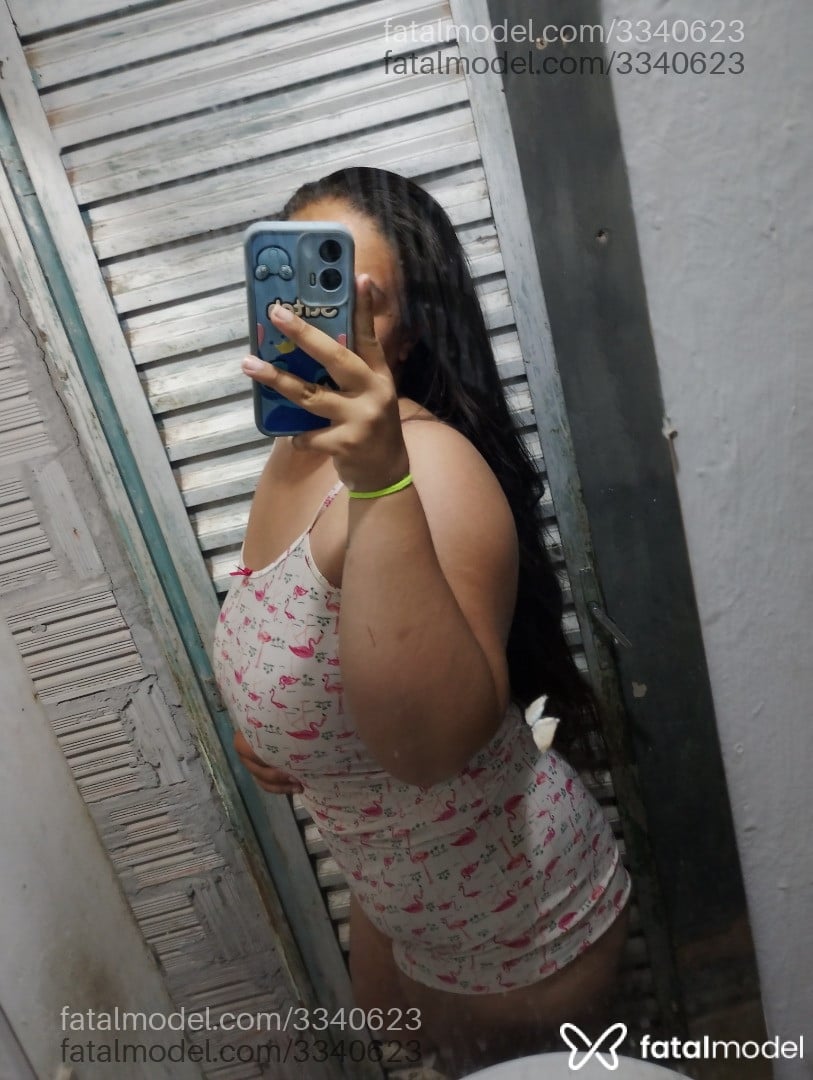 Acompanhante mulher com cabelo castanho de olhos castanhos - Knom