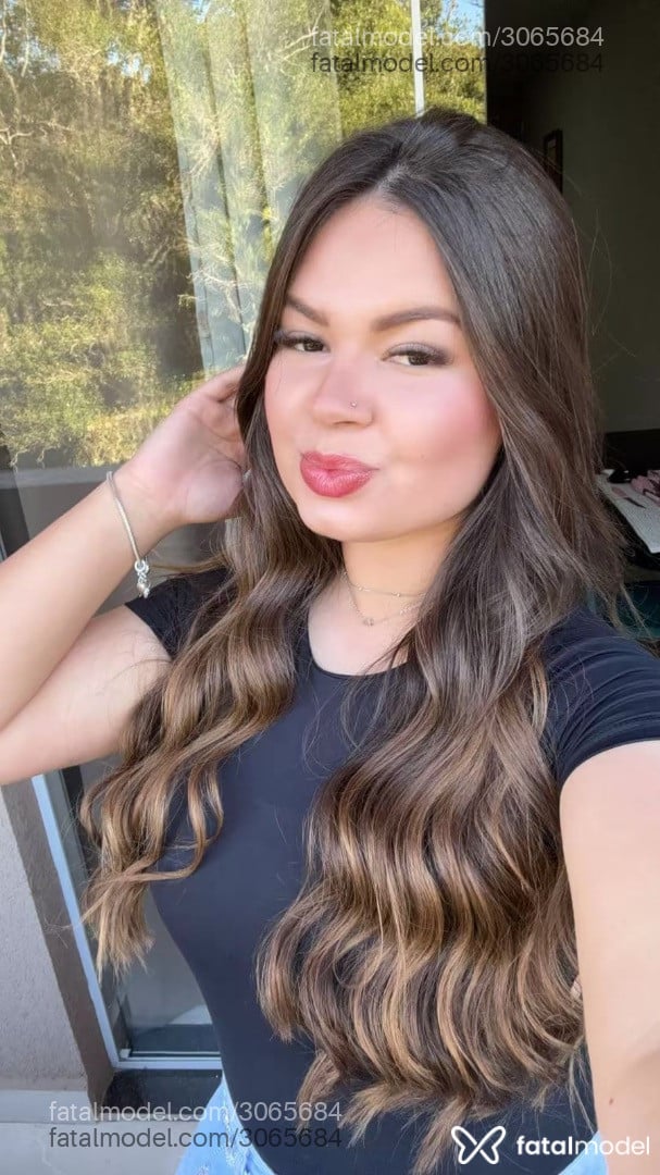 Acompanhante mulher com cabelo castanho de olhos castanhos em Brasília - Mavi Souza
