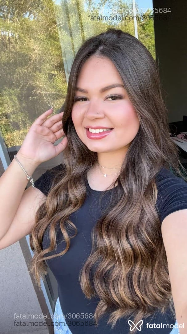 Acompanhante mulher com cabelo castanho de olhos castanhos em Brasília - Mavi Souza