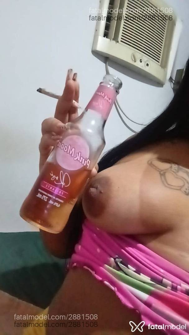 Acompanhante mulher morena (o) de olhos pretos - Isabelly Acompanhante mulher morena (o) de olhos pretos - Isabelly