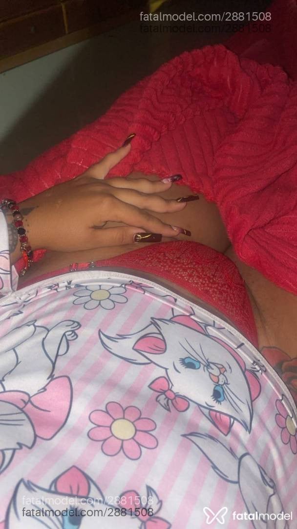 Acompanhante mulher morena (o) de olhos pretos - Isabelly