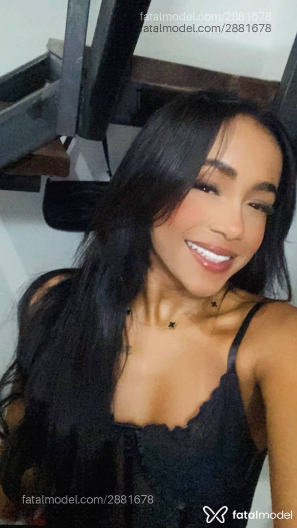 Acompanhante mulher morena (o) de olhos pretos - Ester