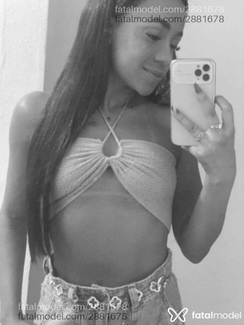 Acompanhante mulher morena (o) de olhos pretos - Ester