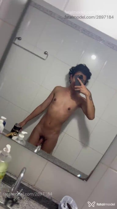 Acompanhante mulher trans morena (o) de olhos castanhos em Balneário Camboriú Acompanhante mulher trans morena (o) de olhos castanhos em Balneário Camboriú - Silver